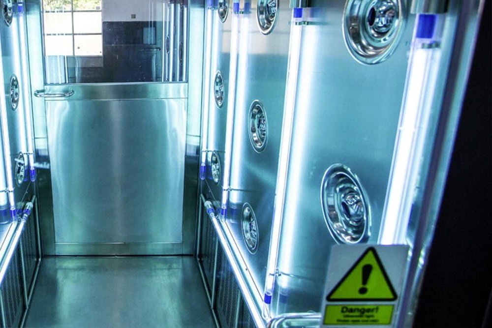 Dette billede illustrere NATDIS – Undgå partikler og bakterier i produktionen. Få jeres egen CleanAccess!