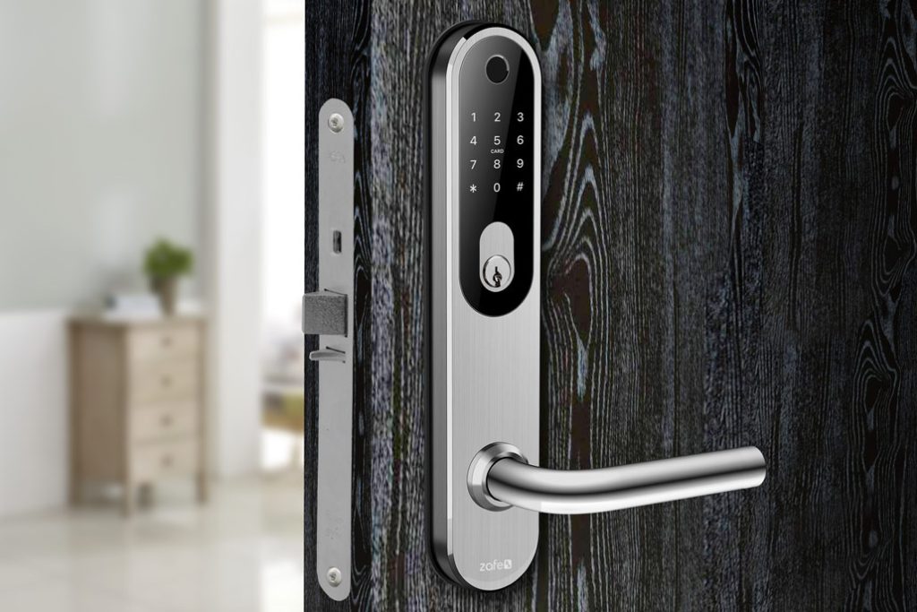 Zafe T-Lock er en digital smartlås der passer direkte på eksisterende ASSA modullåsekasser, dråbeværk, Ruko 245 og mange flere…
Passer desuden på både 3-punktslåse og standard (uden 3-punkt)