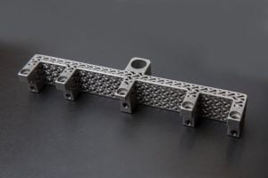 Som noget forholdsvist nyt tages også 3D print i metal i brug for at kunne fremstille emner, der ellers ville være meget svære at fremstille med traditionel bearbejdning.