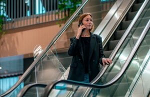 Dette billede illustrere KONE – STOLT PARTNER FOR ÅRETS BYGGERI 2023