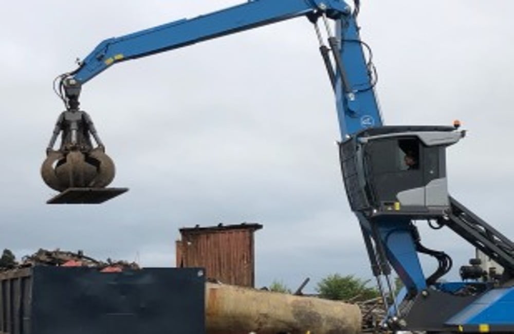 Vi er en moderne genvindingsvirksomhed, der modtager og afhenter alle former for stålskrot og metaller såvel fra virksomheder og private.