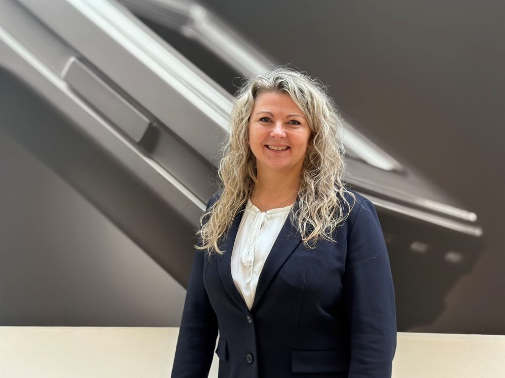 Marianne Betzer, HR-direktør hos OJ Electronics, er stolt over den høje medarbejdertilfredshed, for som hun siger: Vi skal gå glade på arbejde, ellers er man ikke i stand til at yde sit bedste 