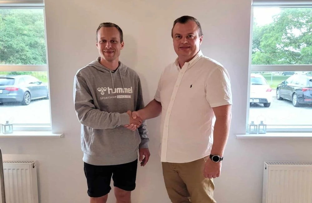 På fotoet ses Anders Bech Clausen (Produktions- & Supply Chain Manager) til højre og Martin Jørgensen (Projektleder) til venstre.