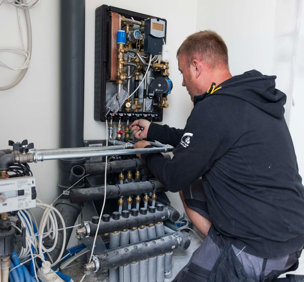 Uponor - Kompakt fjernvarmeunit sparer tid og gavner arbejdsmiljøet