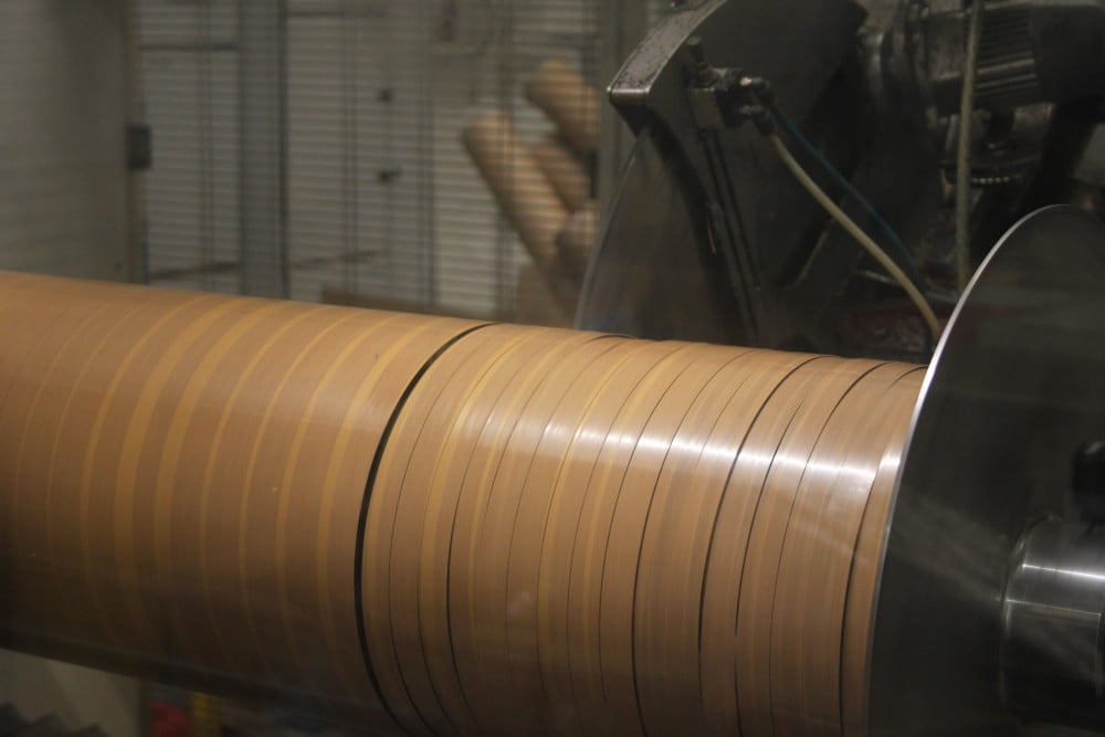 AAG - Fra større ruller til opskåret gummi i løbende meter