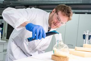 Teknologisk Institut - Ny dansk-udviklet teknologi skal skabe cirkulær løsning for udbredt plasttype