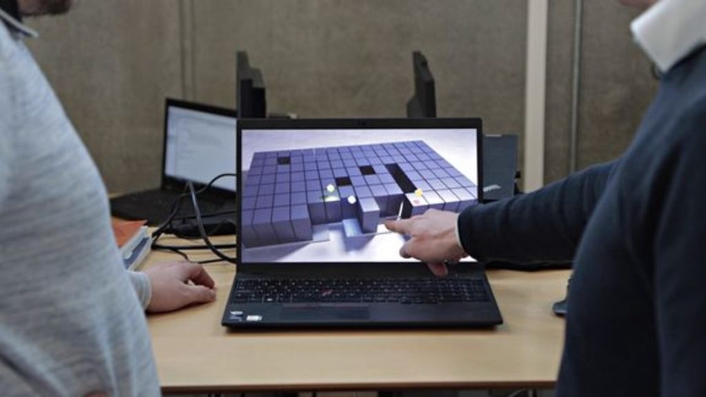 E-handelsspecialist Tommy Bjørbæk og software- og systemintegrator Morten Bitsch har fået en idé til et nyt, mere fleksibelt lagerautomatiseringssystem.