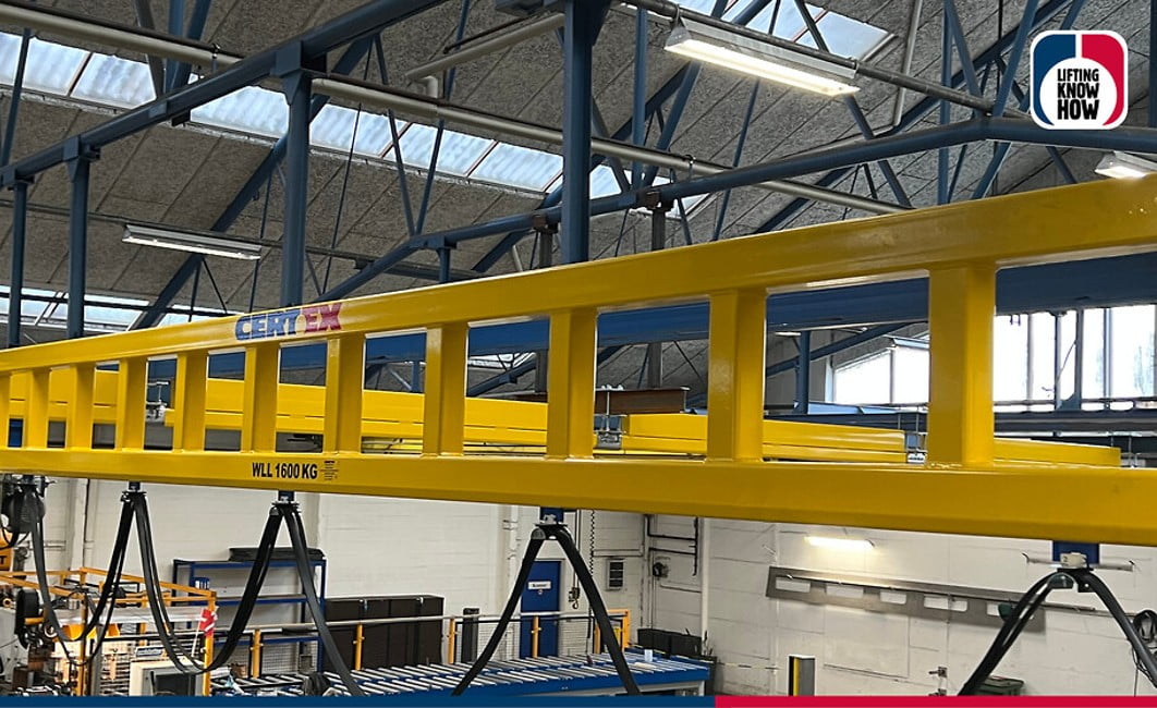 Motoriseret letskinne kran til ATHCO-Engineering A/S