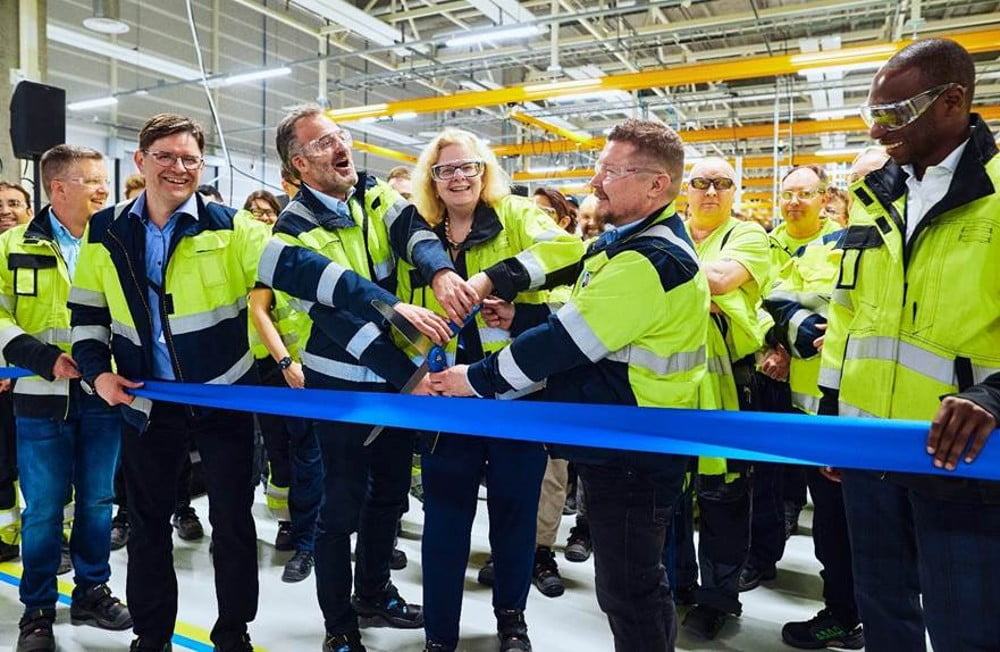 Eaton slår dørene op til sin første CO2-neutrale UPS-fabrik i verden