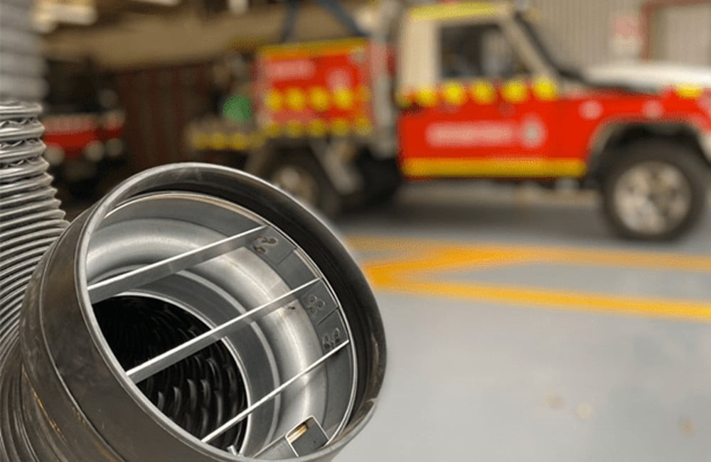 Udsugning af udstødningsgasser for forbedret luftkvalitet og reduceret sundhedsrisici for brandmænd