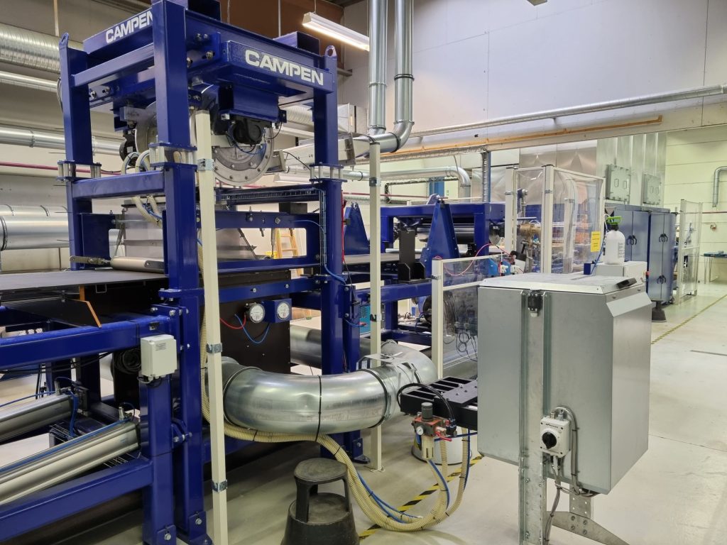 Newtronic designede en løsning bestående af to store 100 kW varmelegemer med tilhørende styretavler bygget op med Eurotherm power controllere for en korrekt regulering af temperaturen i forhold til ønsket om at holde en konstant temperatur på 140°C. 