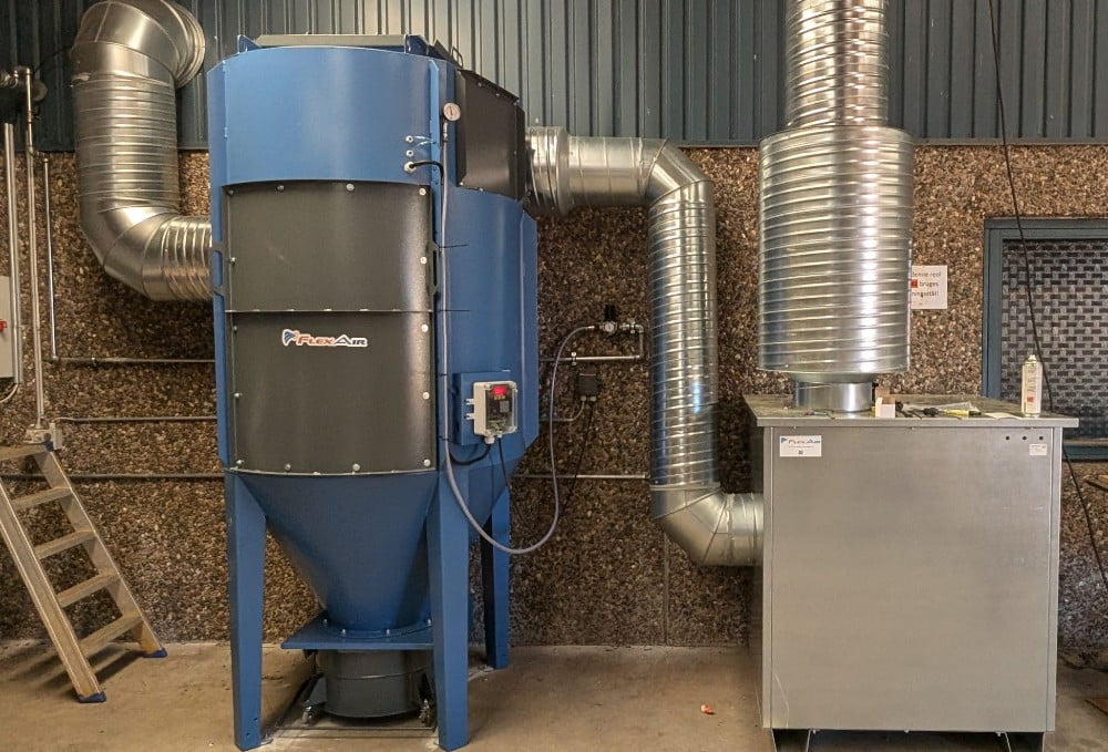 Så fik Holmskov Rustfri også ny svejseudsugning, og endnu et anlæg leveret fra FlexAir.