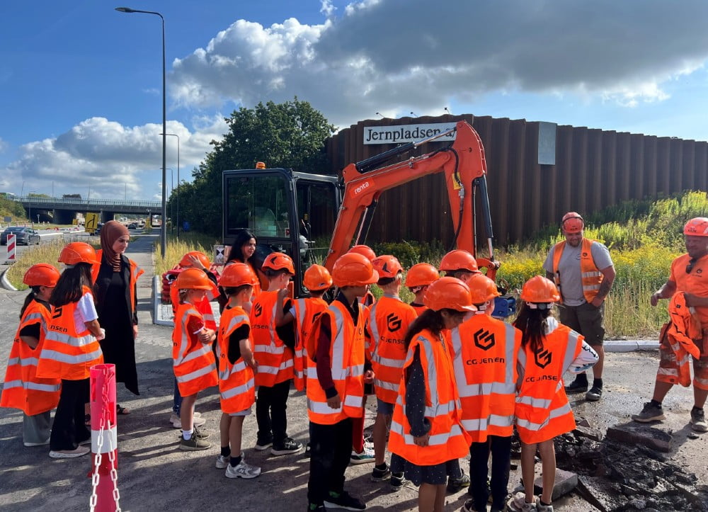 CG Jensen - Skolebørn besøger letbaneprojekt