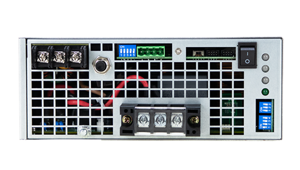 Indbygget lader og UPS i 5000W DC/AC-inverter med meget bredt anvendelsesområde