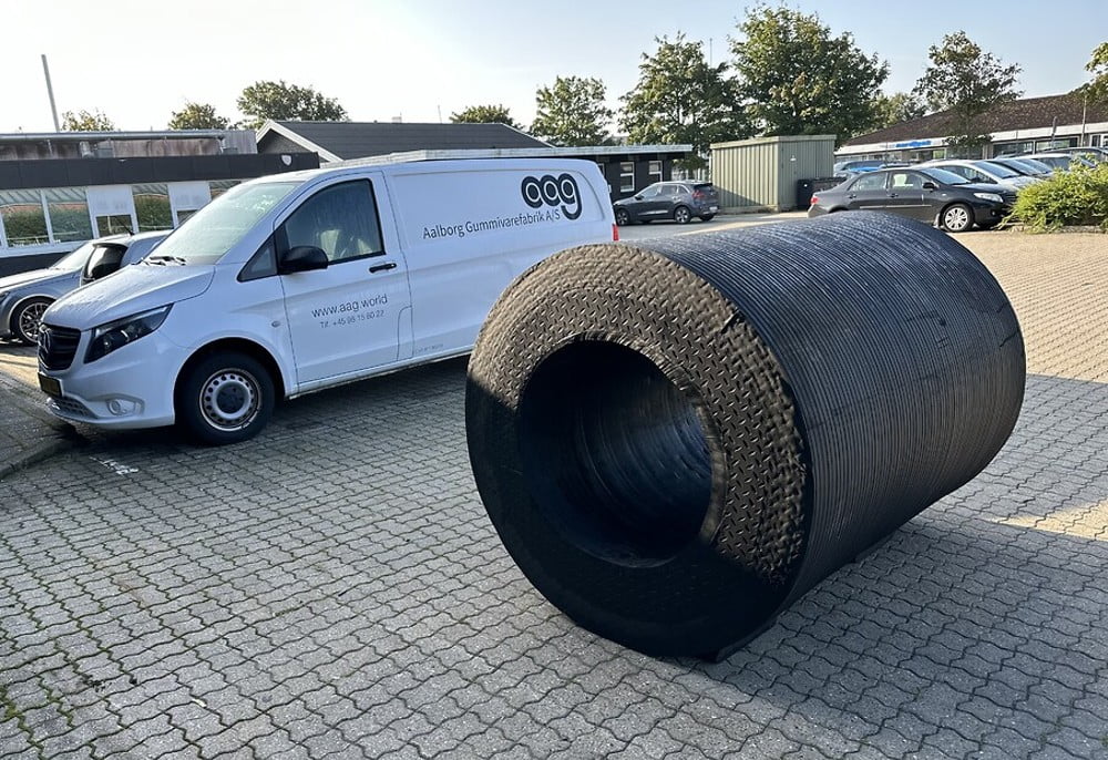 AAG sender kæmpe fender afsted til kunde