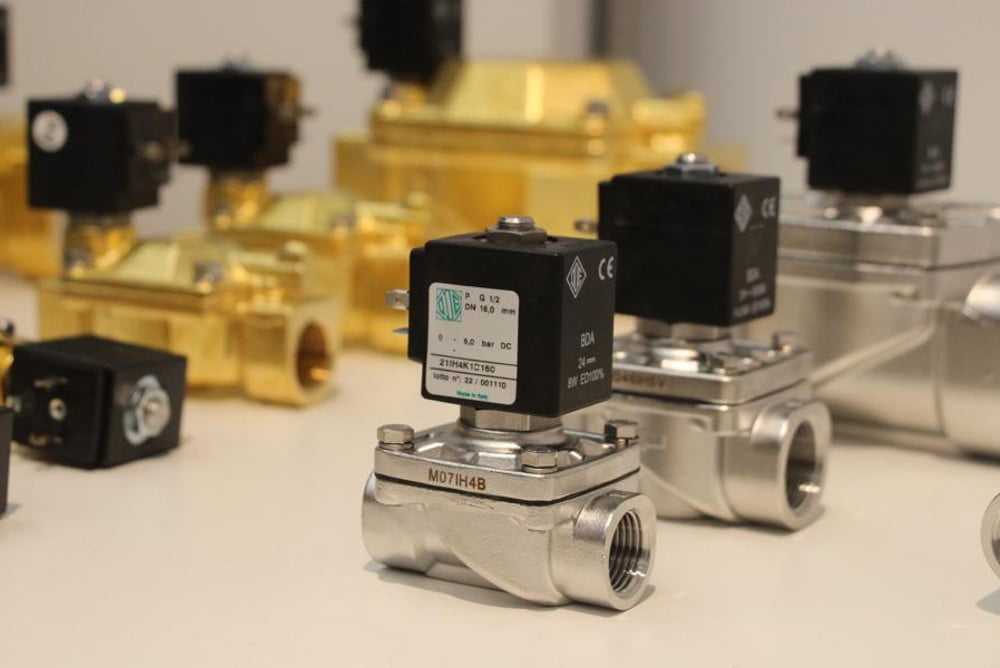 Se KH-Technic ApS' udvalg af Magnetventiler, Skråsædeventiler, Atexventiler og Plastventiler!