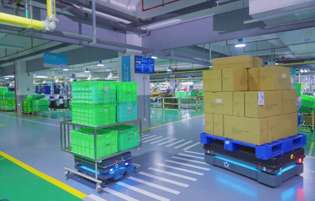 Ny flåde-software fra MiR øger cybersikkerhed og skalerbarhed for mobile robotter