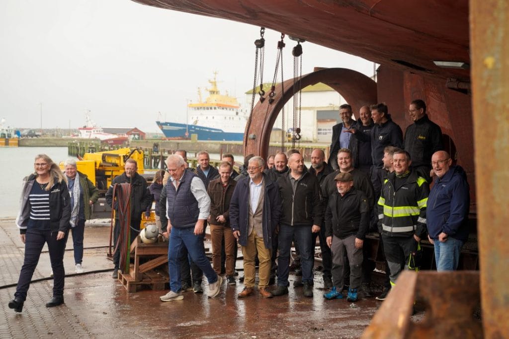 Hirtshals Service Group består af en række dedikerede fagfolk, der står sammen om den fælles mission at levere effektive og fleksible løsninger af høj kvalitet til fiskerflåden og andre fartøjer fra Norge, Skotland, Færøerne, Island og flere andre lande.
Foto: Hirtshals Service Group