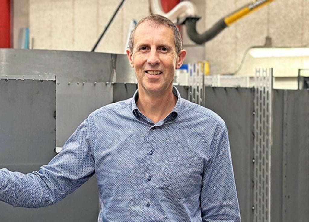 Den 1. november bød vi velkommen til Steen Brorsen, som er vores nye produktionschef. Han kommer med mange års erfaring indenfor produktionsledelse og -teknik og skal nu tage vores produktion det næste skridt og ind i fremtiden, fortæller direktør K. Preben Hansen.