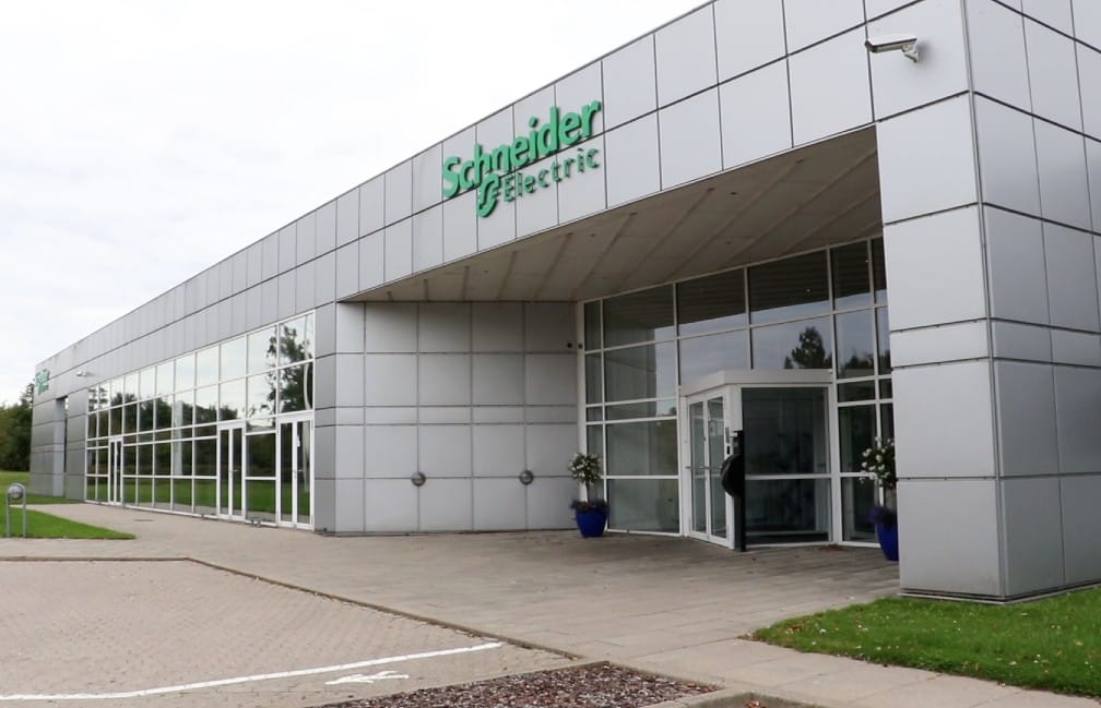 Schneider Electrics fabrik i Ringsted er nu CO2-neutral i driften