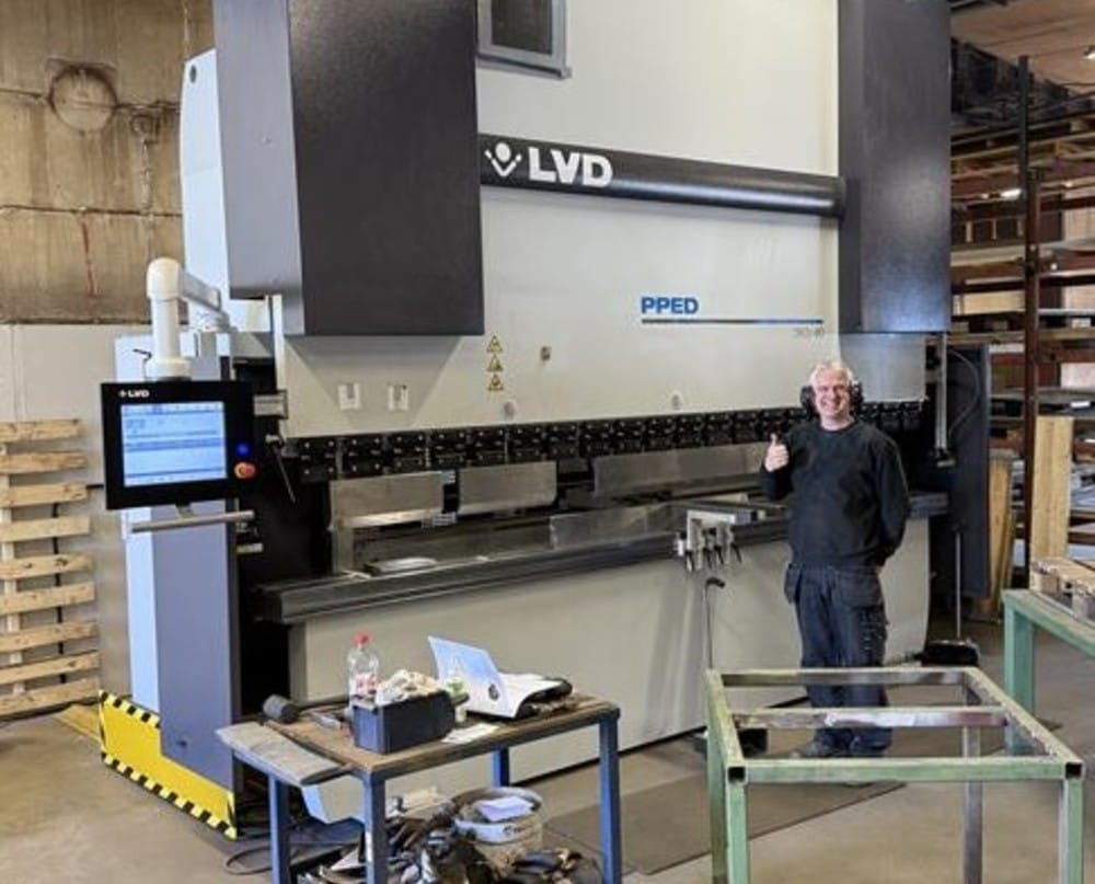 Järpås Verkstad investerer i kantpresse fra LVD – Olsons nu officiel forhandler i Sverige og Danmark