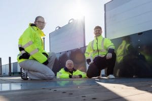 På billederne ses en del af montageteamet, der ser frem til at tage det nye udstyr i brug og fortsætte arbejdet med at levere stærke løsninger til vores kunder.