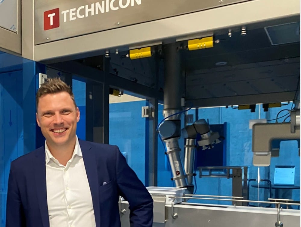 CEO Casper Hansen, Technicon A/S foran en af de avancerede automationsløsninger, som Technicon har udviklet til den globale farma-industri.
