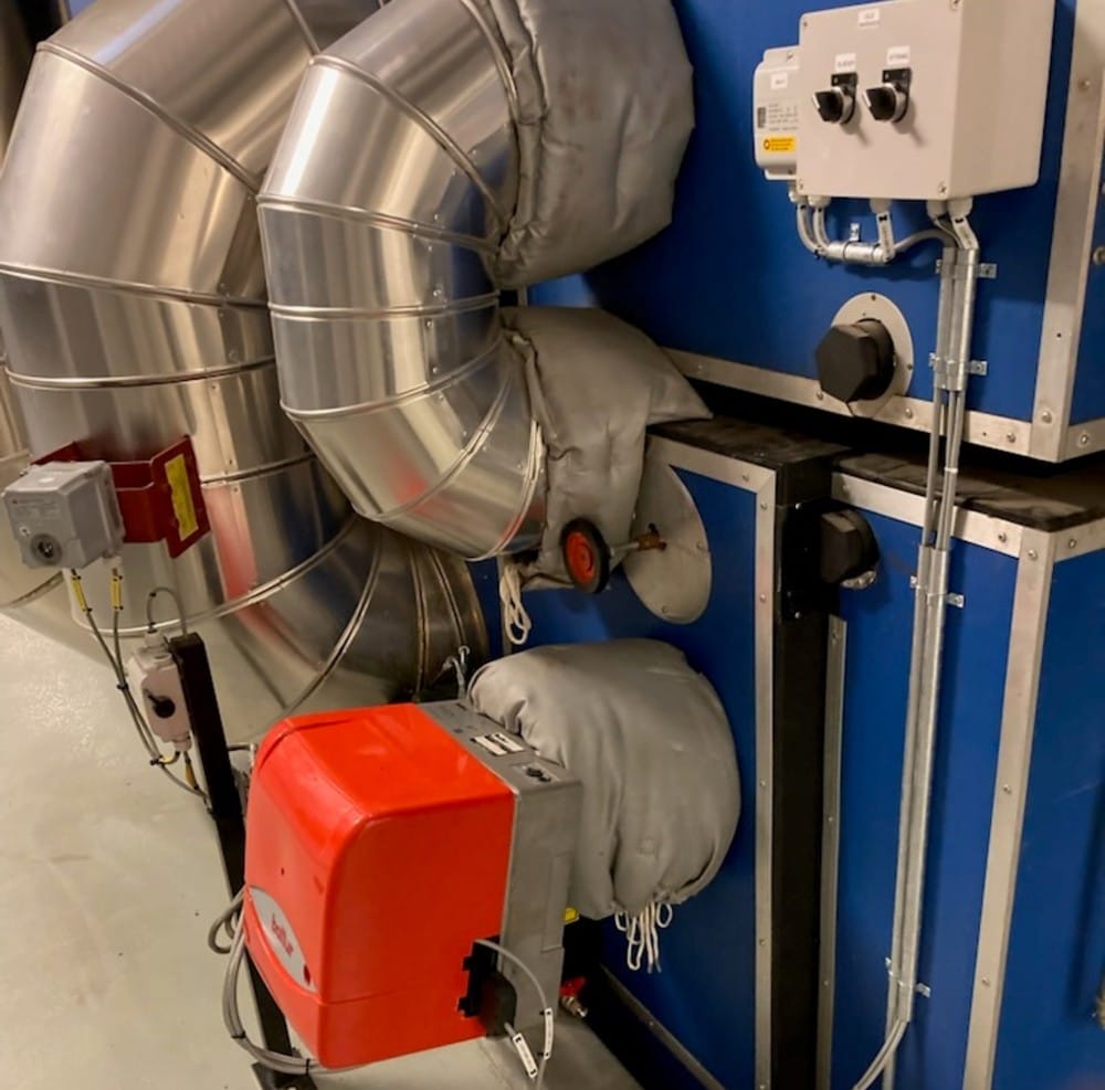 Billedet ovenfor viser installeret Weiss opstartsbrænder