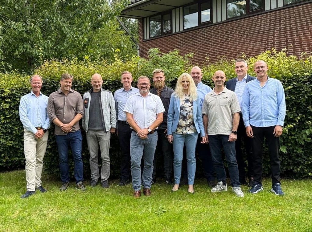 DI-Teknik er i dag en af Danmarks førende aktører inden for industriel el, automation og elektrificering – med stærke kompetencer på tværs af sektorer som energi, forsyning, fødevarer, pharma og procesindustri