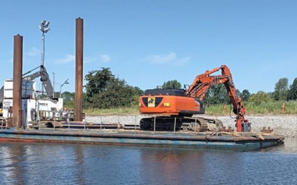 Fejlsøgning af fastlåst pælehammer på flydepram