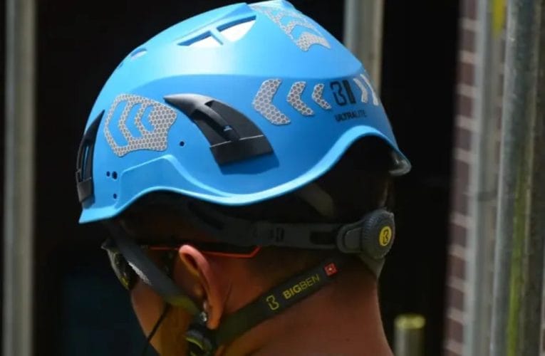 Bump caps vs. sikkerhedshjelm