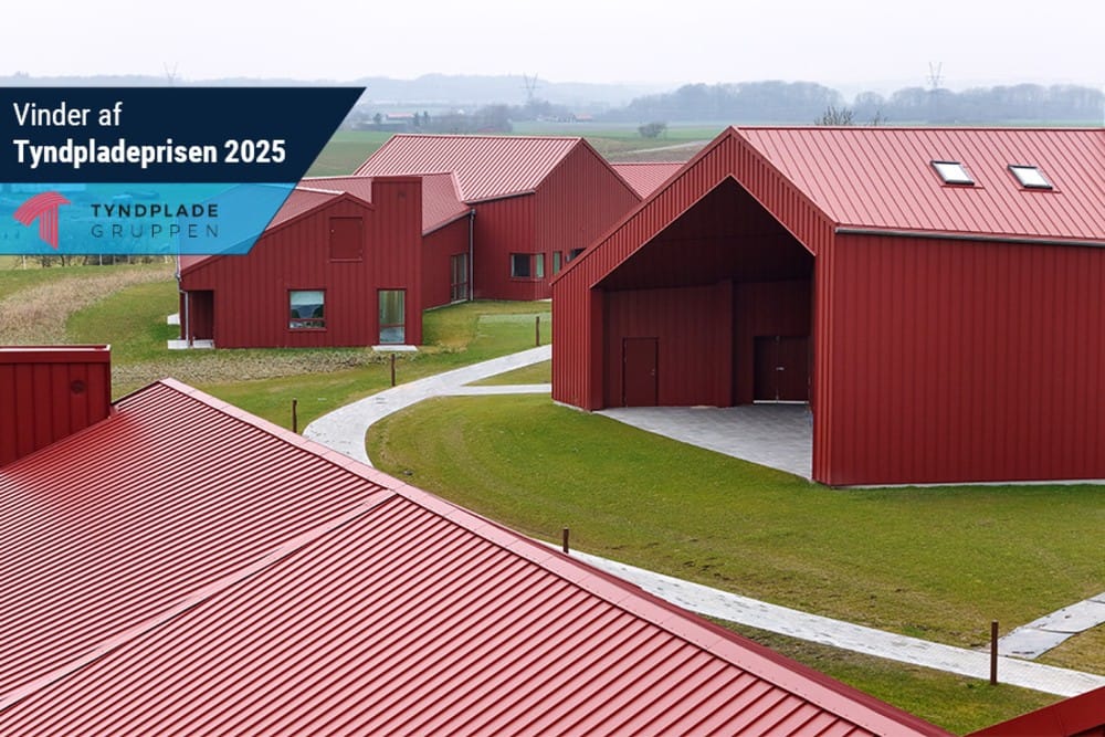 Areco Profiles - Tornsbjerggård vinder Tyndpladeprisen 2025 med Areco Easy-Clickfals som central del af det prisvinde.
