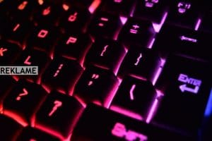 Dette billede illustrere Sådan forbedrer moderne skrivebordslys koncentration og performance