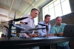 Startup samler droner i supernetværk på dansk jord