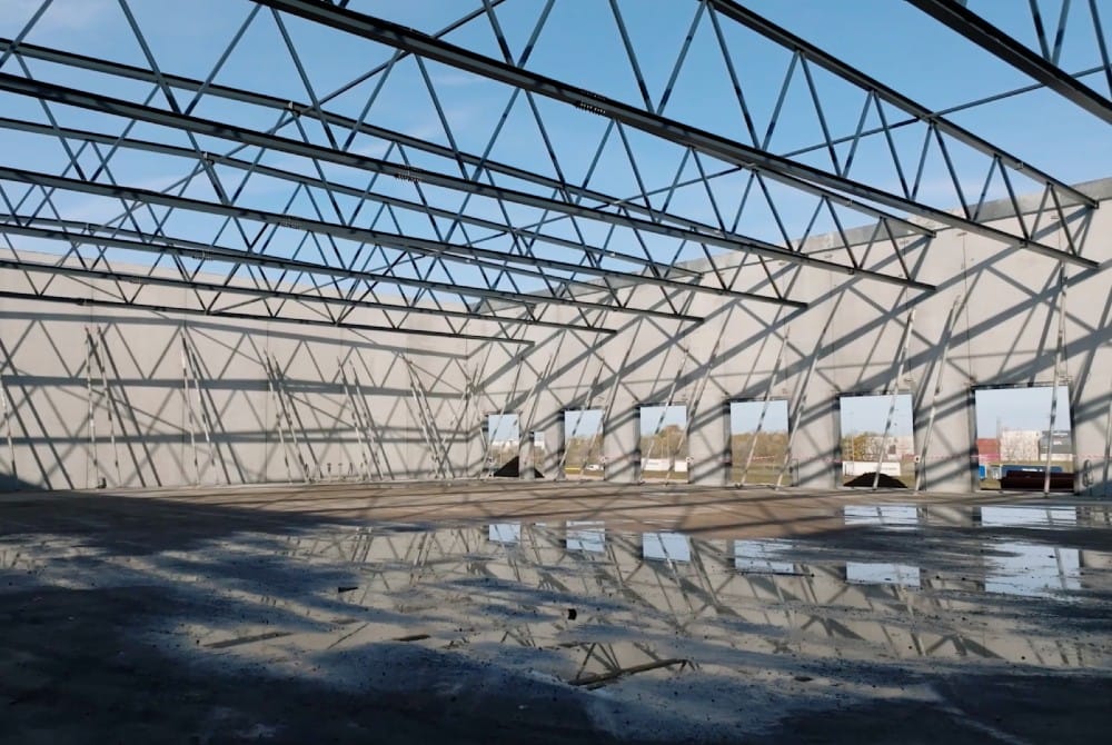 Tag med på flyvetur gennem stål til Dansk Distribution