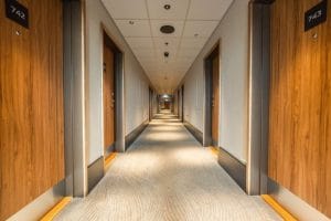 Producenter, forskere og videnspartnere er gået sammen i partnerskabet UnBlend, der vil gøre slidstærke tekstiler fra fx hoteller, kontorer, skibe og andre offentlige miljøerlettere at genbruge og genanvende. Foto: Dansk Wilton.