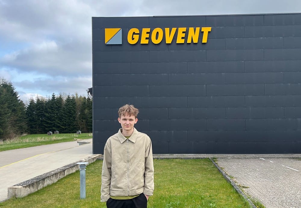 Praktikant får indsigt i salgsarbejdet i en B2B-virksomhed