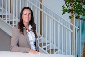 Salgschef Vicki Domer Rossen i Schneider Electric