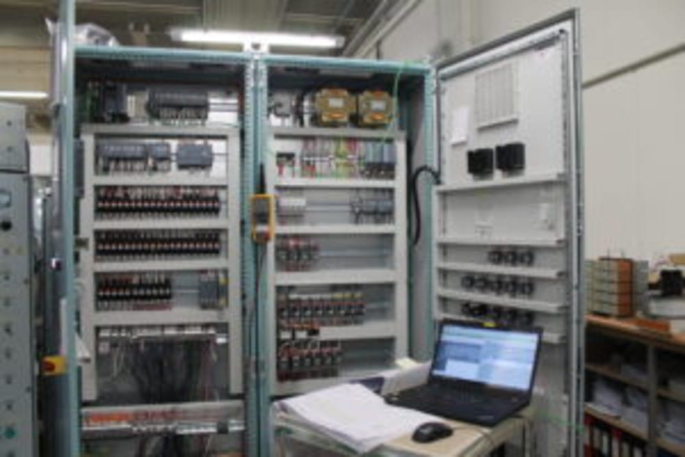 Hvordan du vælger den rigtige tavleløsning til BESS-anlæg