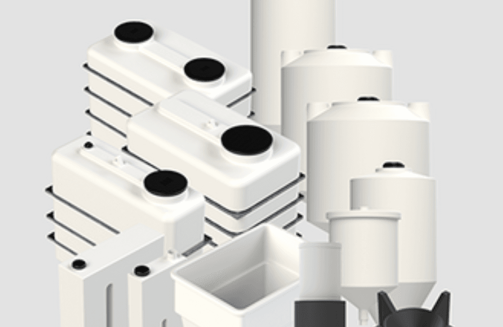 Rotationsstøbning er en omkostningseffektiv fremstillingsteknik, hvor vi støber plastprodukter i en støbeform af stål eller aluminium.