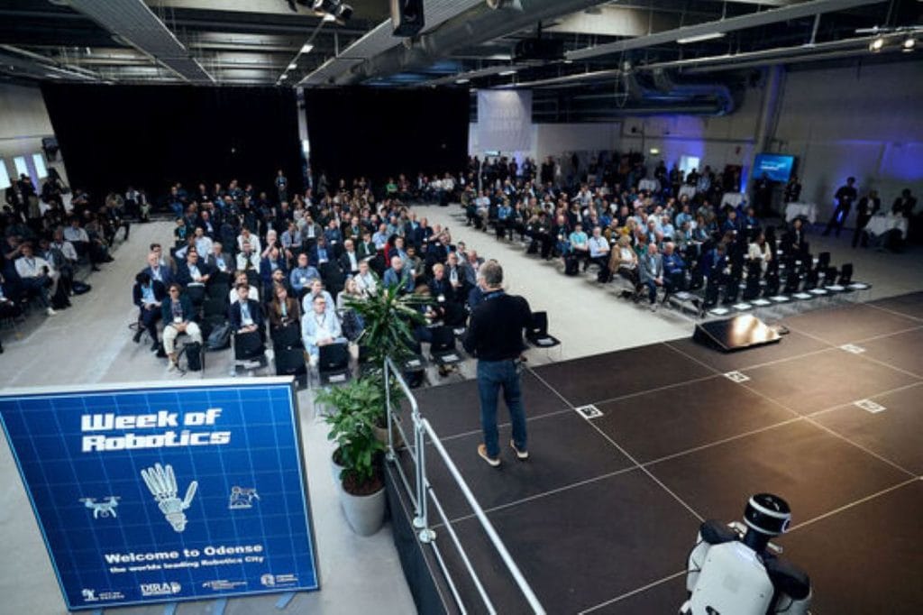 Der var både gående, talende, dansende og kørende robotter på programmet, da Week of Robotics løb af stablen i Odense fra den 5.-8. maj. Ugen samlede den danske og internationale robotbranche til konferencer, live-demonstrationer og netværk - alt sammen med fokus på fremtidens robotteknologi.