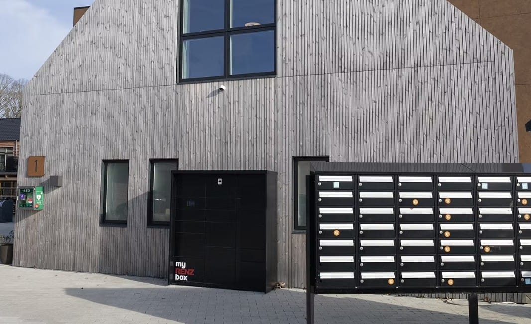 Hos Renz opfordrer man til, at både private og professionelle aktører tager postkasseløsningen alvorligt, som her i Snestrup Have på Fyn, hvor der både er kontor og boliger.