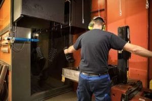 Har du brug for professionel industrilakering af metal eller andre materialer, så står vi hos ALCUMATIC A/S klar til at hjælpe dig. 