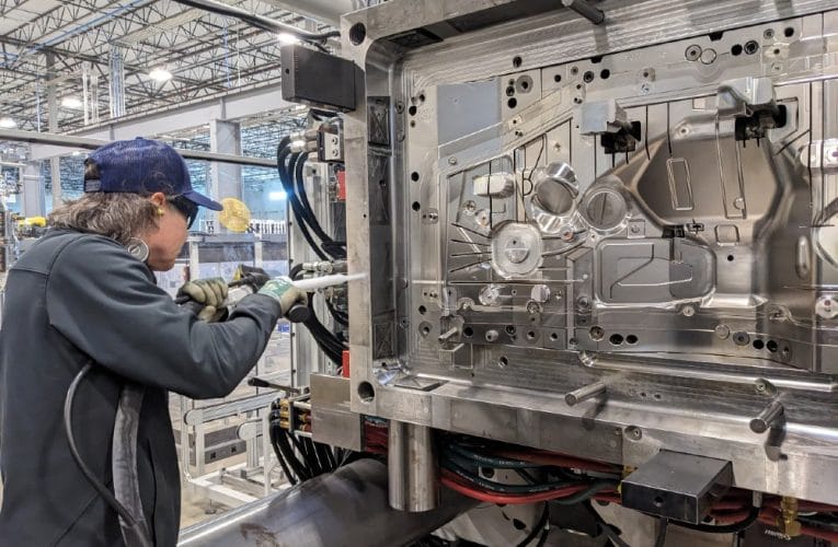 Cold Jet tørisblæsning plastindustrien