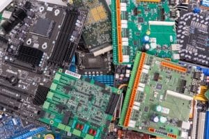 Et dansk industrikonsortium vil nu genbruge printkort og elektroniske komponenter og dermed holde kritiske råmaterialer i kredsløb, til gavn for grøn omstilling og europæisk forsyningssikkerhed. Foto: Teknologisk Institut
