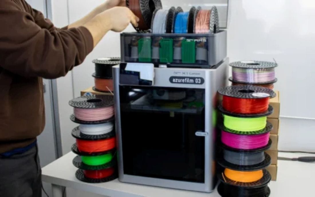 Azurefilm PETG Original filament har længe været et pålideligt valg for dem, der søger styrke, holdbarhed og ensartet printkvalitet