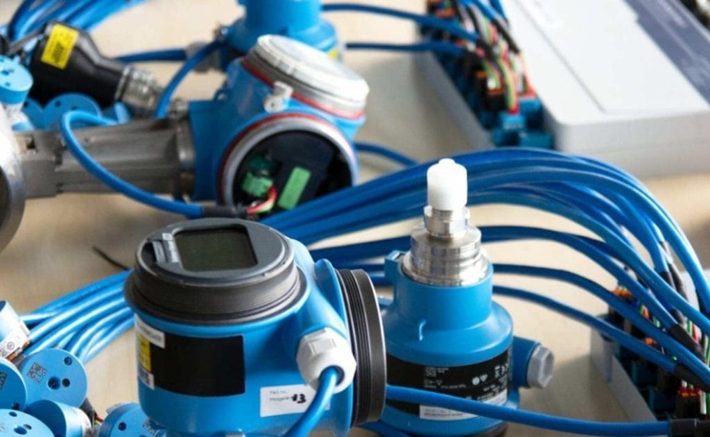 Ethernet-APL sat på prøve: Endress+Hauser afprøvede, i samarbejde med Covestro, BASF og Yokogawa, skalerbarheden af Ethernet-APL i et komplekst leverandøruafhængigt procesautomatiseringsmiljø.