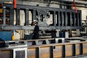 Skibet bliver udstyret med seks specialudviklede generatorsæt fra Hoyer VMS Group, baseret på Wabtec MDC-motorplatform med integreret Exhaust Gas Recirculation (EGR).