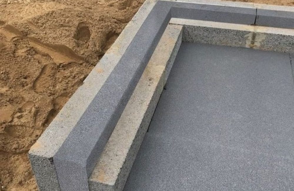 Letklinkerblokke er et af de mest anvendte materialer i Danmark til fundamenter og indervægge. Nu skal nyt projekt undersøge, hvordan man kan nedsætte klimabelastningen med brug af biokul. Foto: CRH Products.