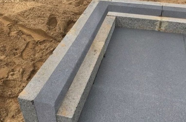 Letklinkerblokke er et af de mest anvendte materialer i Danmark til fundamenter og indervægge. Nu skal nyt projekt undersøge, hvordan man kan nedsætte klimabelastningen med brug af biokul. Foto: CRH Products.